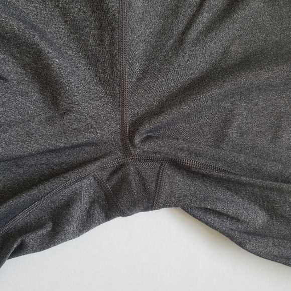 Lululemon TrainTimes 7/8 25" leggings, size 4 - Picture 10 of 12